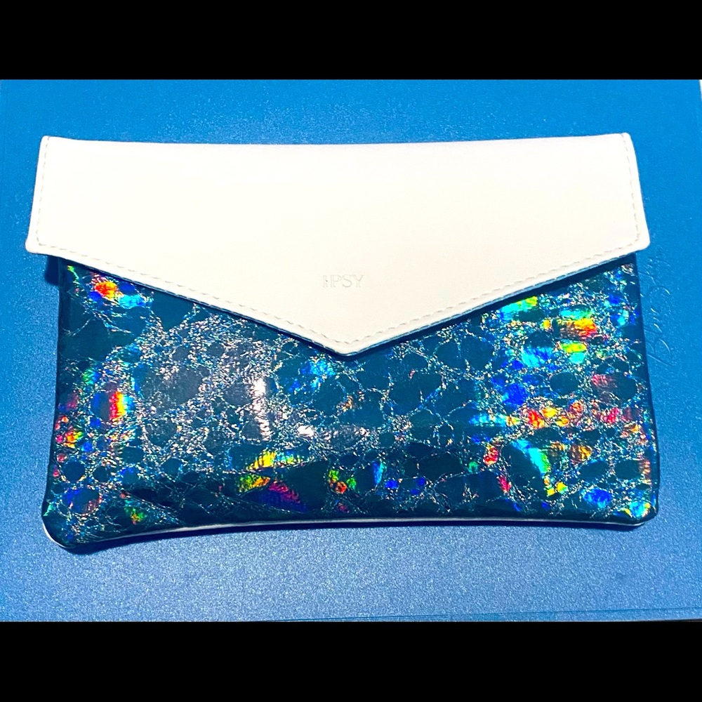 NWT IPSY gorgeous makeup bag